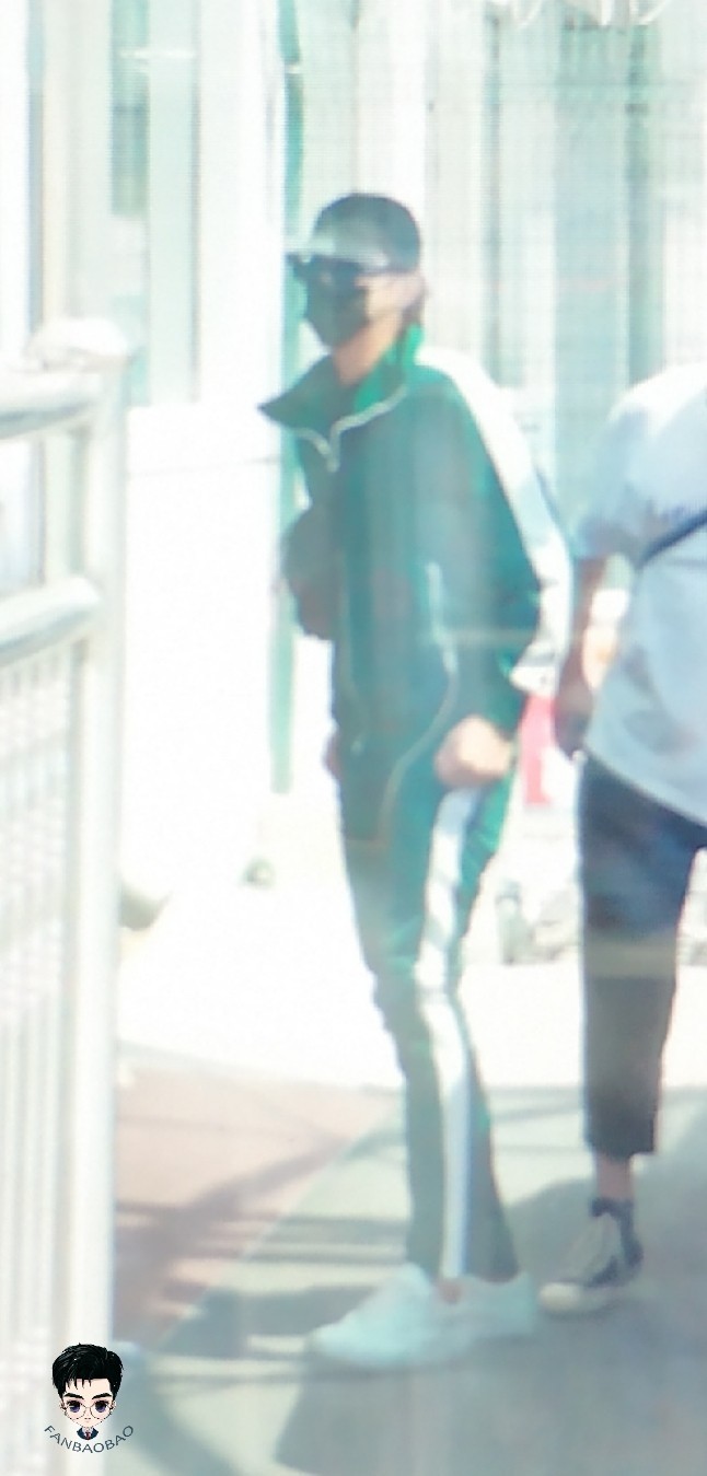 神奇小凡在哪里之吴亦凡北京飞多伦多 今日是