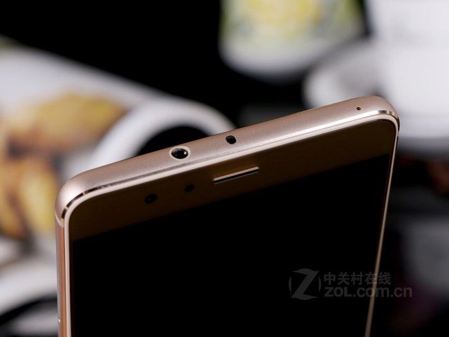 荣耀V8和华为Mate20Pro对比测试 果然是这部