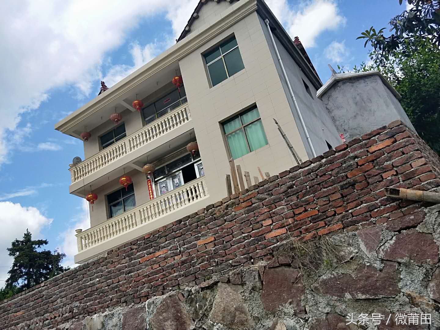 实拍莆田山村的各种豪宅，一路走一路拍，这样的山村太富有了