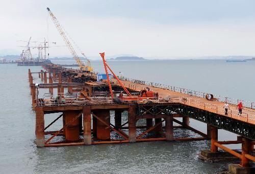 海南岛大堵车 兴建海底隧道跨海大桥难在哪里