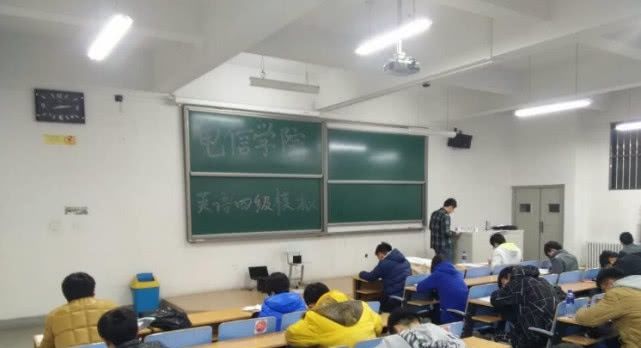 普通二本算差大学吗?若是考上二本,还用得着去复读吗? 博狗bodog亚洲娱乐