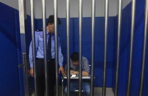 男子非法买卖驾驶证分值过多被交警锁定 牵出