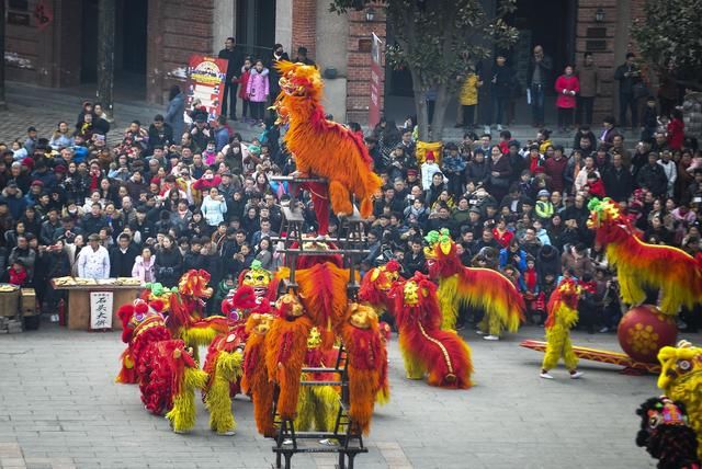 山东枣庄：红红火火过大年