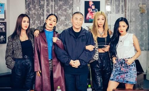 严正花、李孝利和Jessi、华莎组成退货远征队，后天要正式发新歌啦！