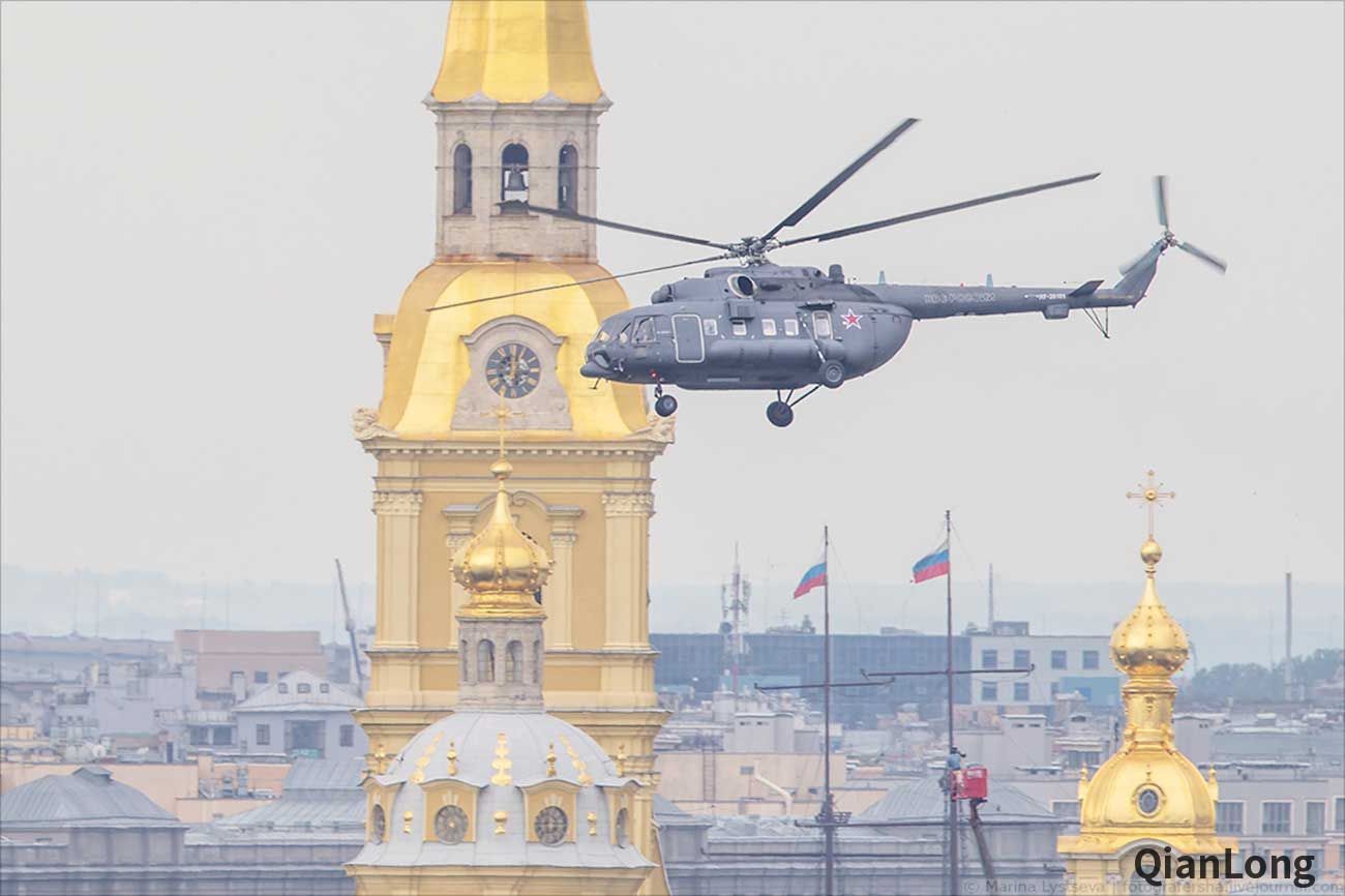 俄罗斯举行海军节阅舰式彩排 海军航空兵在空