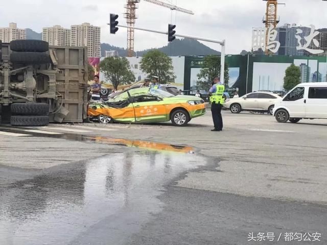 辟谣丨都匀今日发生的这一起致人受伤严重的交通事故？都匀交警发