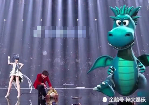 无特效的洛天依与薛之谦是啥样子?现场粉丝发