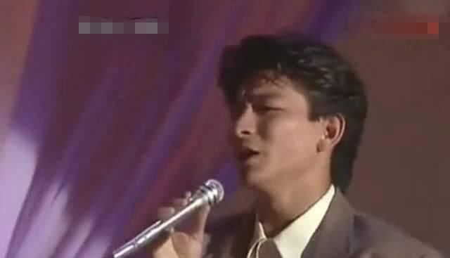 一张老照片，述说出刘德华背后的男人，因为他才有今天的刘天王