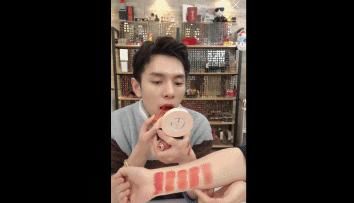 小助理付鹏回应与李佳琦关系：我们终究还是分手了