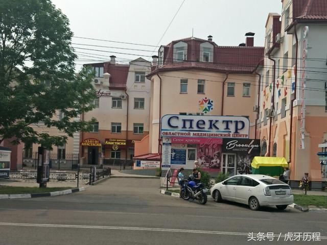 摩旅，骑行摩托车走了53天，人生第一次出国，这个国家离中国很近