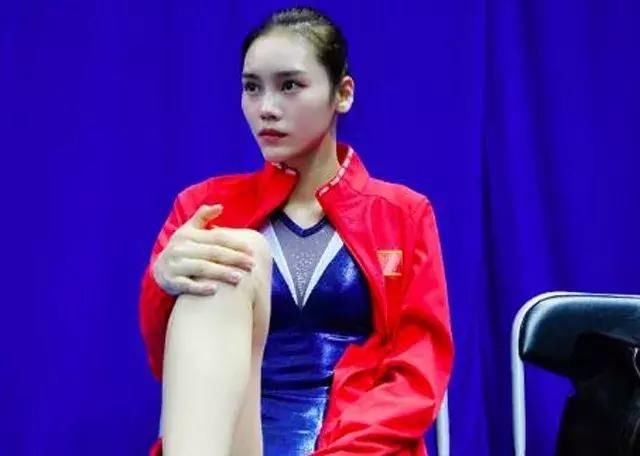 中国蹦床队出征亚运会,刘灵玲受关注,酷似马思