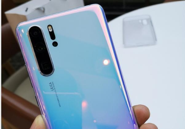 10秒破2亿元,华为P30系列明明那么贵,为什么你