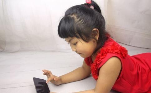 农村青少年手机依赖问题严重 玩手机成瘾怎么办