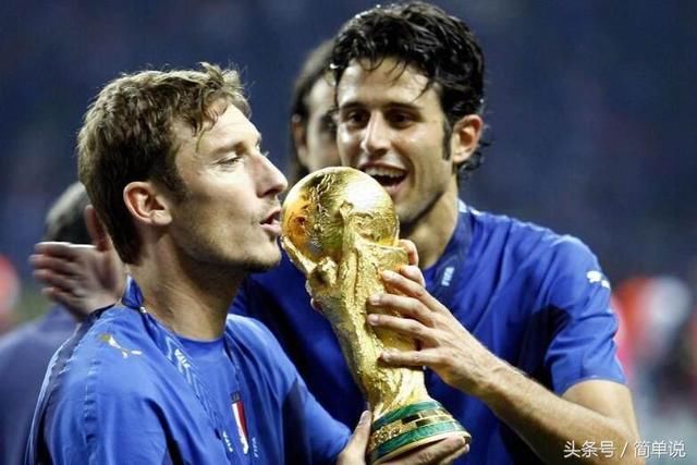 世界杯抽签仪式这点挺尴尬,意大利冠军队长抽