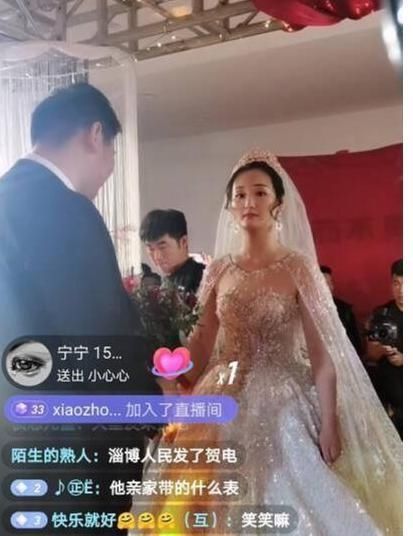 大衣哥一改农村人的老土形象，儿子的这场婚礼让朱之文气质呈现