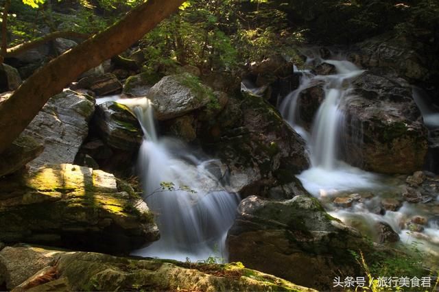 距西安约2小时路程,有个天然的彩虹瀑布,每天仅有5小时观赏时间