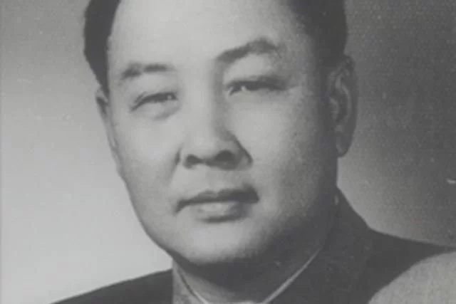 累死在加班床上的上将 死后还被诬陷 周总理震怒