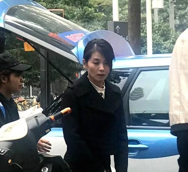 39岁刘涛拍戏时被拍,网友:真人和相片的差距这