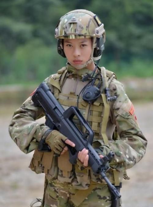 火凤凰特种兵全集演员名单 t017b9acd50df816eda.jpg