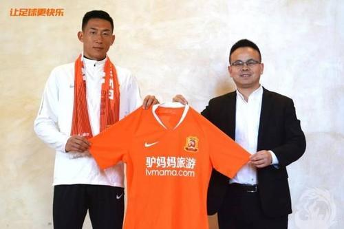 连签两将!武汉卓尔官宣刘毅、董春雨