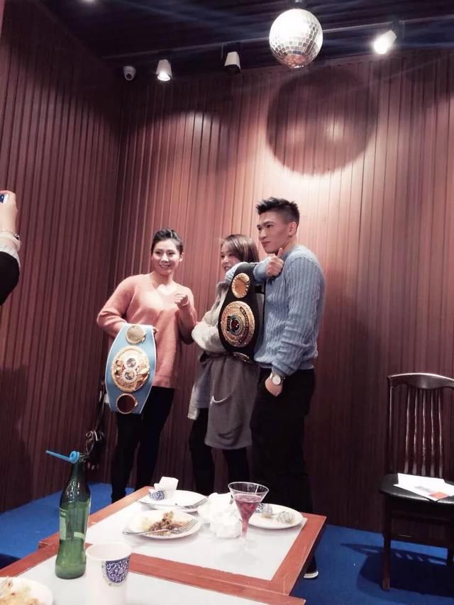 美女拳王蔡宗菊宣扬澳门美食文化，庆祝番茄屋创立25周年
