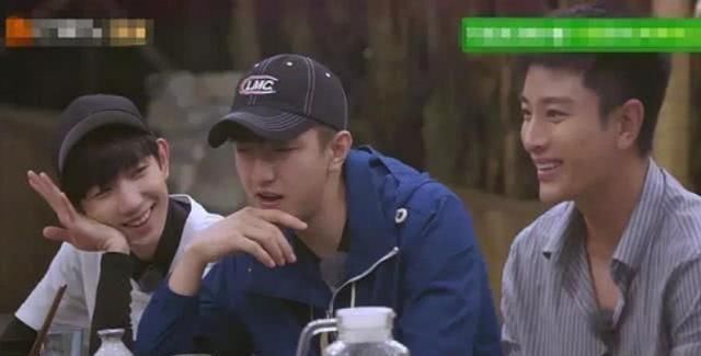 贾乃亮李小璐离婚坐实?贾乃亮节目玩游戏,动作