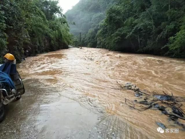 赣州各县持续暴雨，赣县挺住！上犹不哭！南康加油！