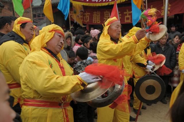 游览荥阳市龙泉寺古庙会 感受传统的农村宗教风俗