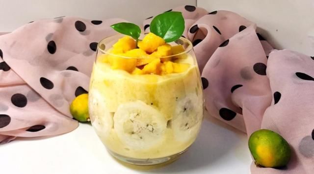 颗粒感十足的芒果香蕉壁挂奶昔,这样吃水果,健
