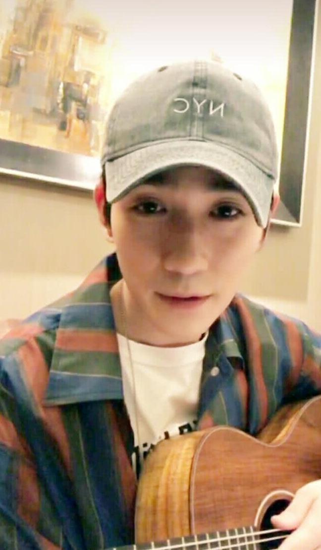 朱一龙直播,离开了白宇,上亿人守着直播平台看