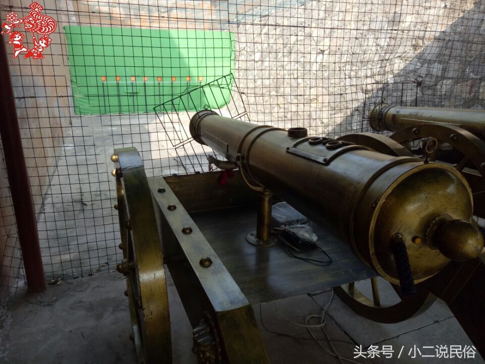 这两门是什么大炮,都用这么大的炮弹装填,看起来怪厉害的视频