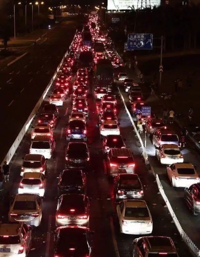 初七要上班?不存在的!告诉老板你堵在海南了