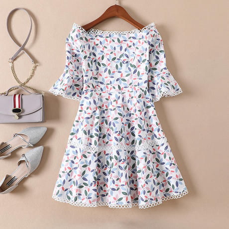 专注30+岁女人的轻龄,简约裁剪a字裙轻拂时光