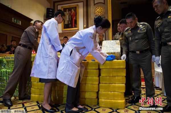 泰国警方在曼谷市区查获近半吨冰毒