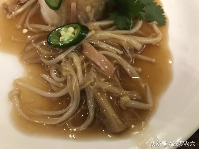 从没见过如此“抠门”的盖饭!饭量仅比拇指大,至少五份才能饱!