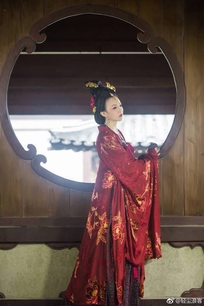 手机壁纸:对于同事,我一概不发表评论|说话的智