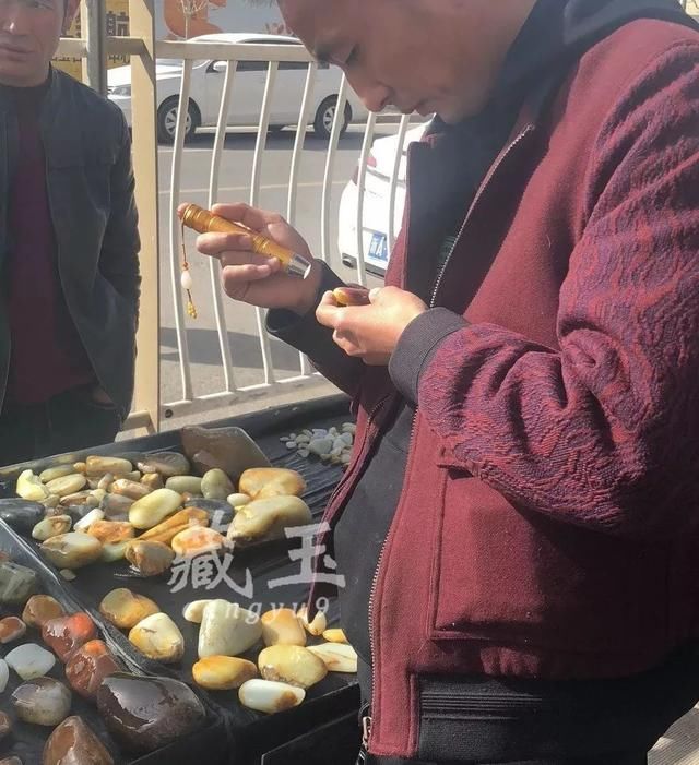 如今的籽料价格比年前涨了多少呢？我们一起来看看