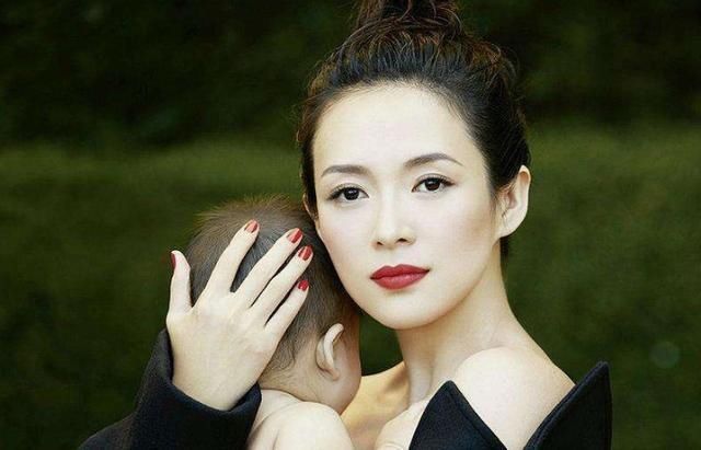 章子穷养儿子，给娃穿女儿剩下的衣服，网友：要这么节俭吗