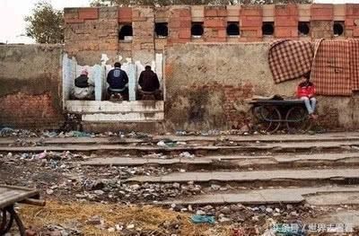 印度人来中国旅游,做的第一件事让人尴尬,提出的要求更让人无语