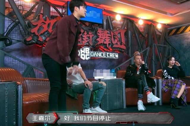 《热血街舞团》赛制不公引网友不满, 肖杰接连
