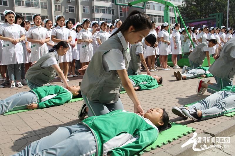 太原市卫生学校举行校企合作签约暨毕业生就业