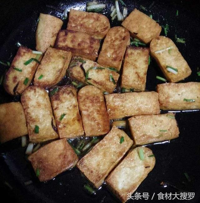 2块钱豆腐，教你做好吃的小零食，孩子一口一块，又香又嫩超好吃