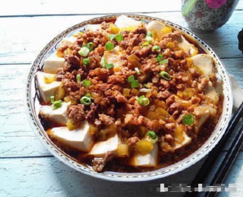 台湾嘲讽大陆吃不起榨菜?国产巨头强势反击,这