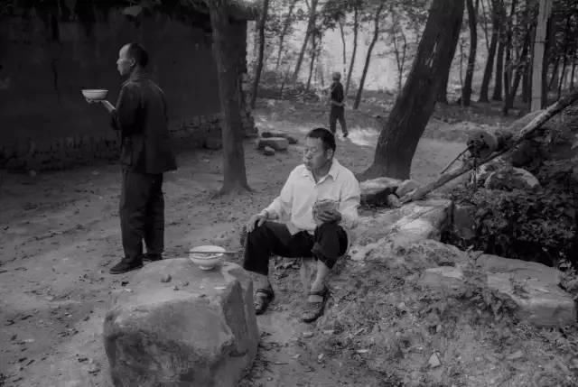 一组柘城农村30年前吃饭的老照片!火爆河南朋