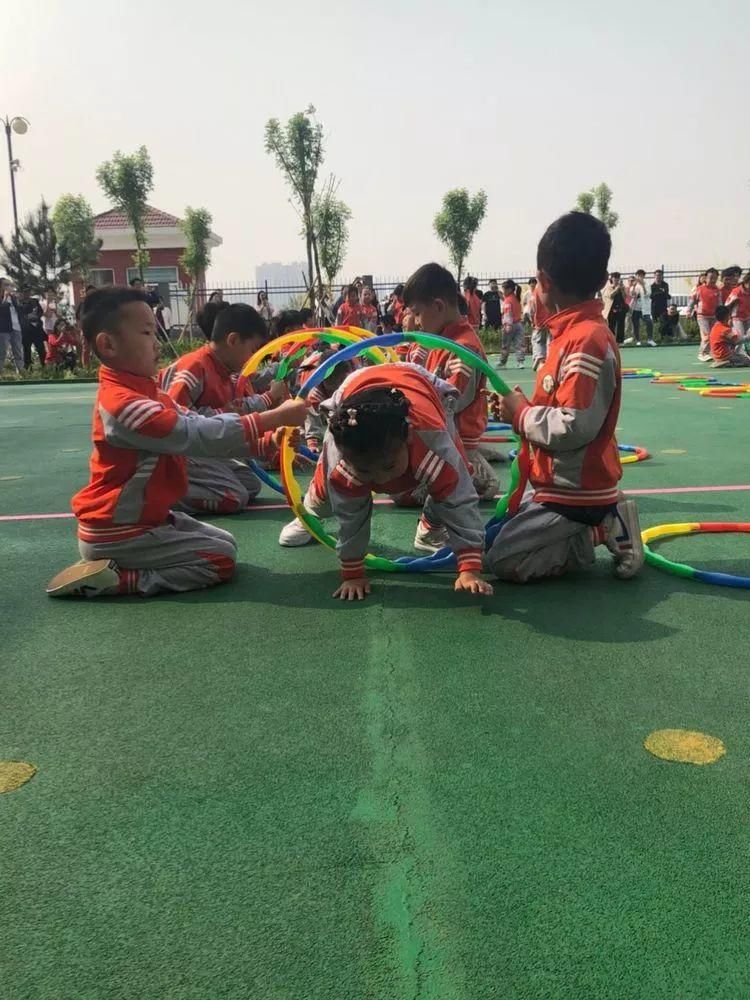 黄骅市第三幼儿园举行第一届春季运动会