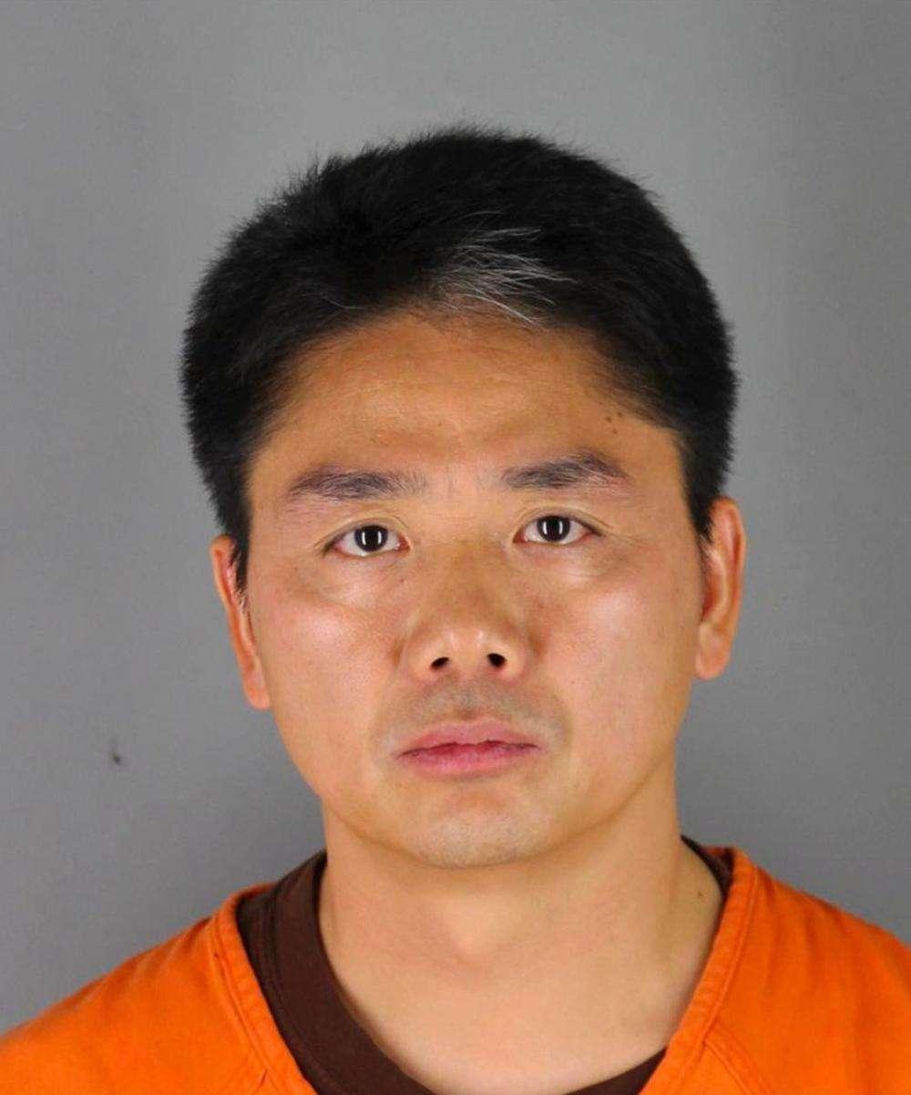 性侵还是仙人跳?刘强东案扑朔迷离,王思聪神预