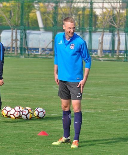 客长春施蒂利克力求不败 巴斯蒂安斯指哪打哪