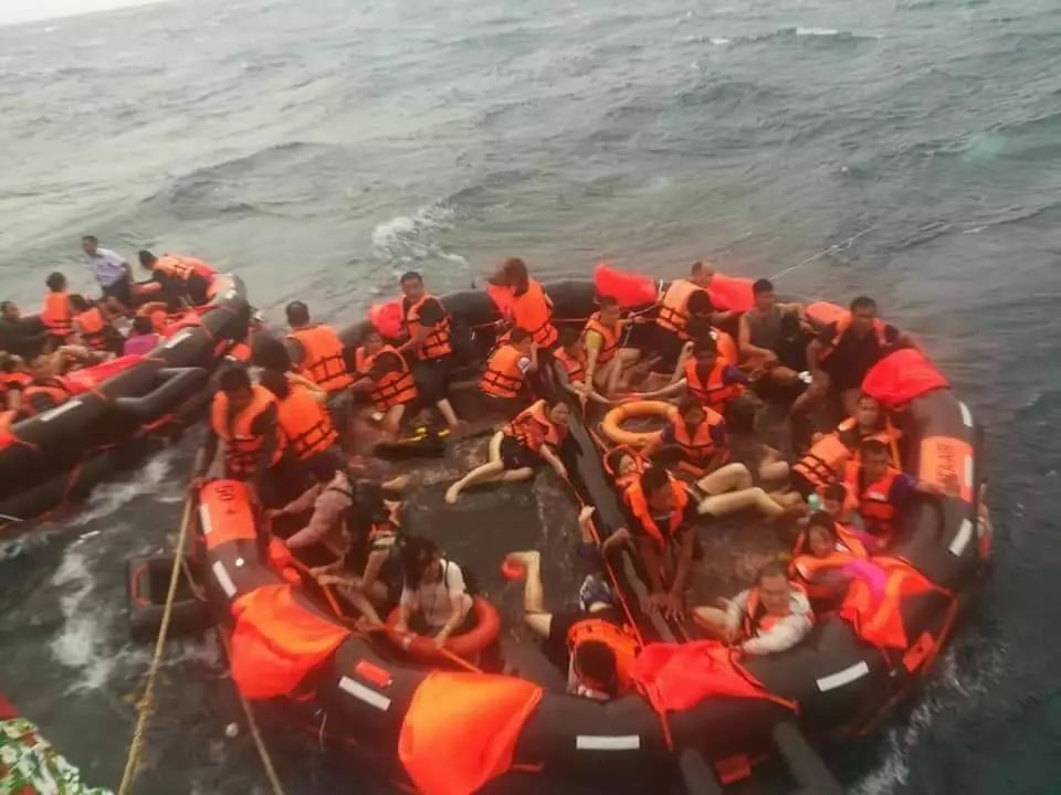 1名中国游客溺亡,约50名中国游客失踪 | 普吉岛