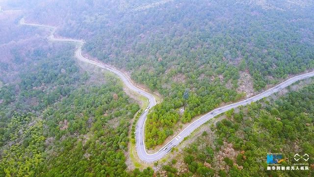 航拍初春溧水无想山 一片翠绿林海