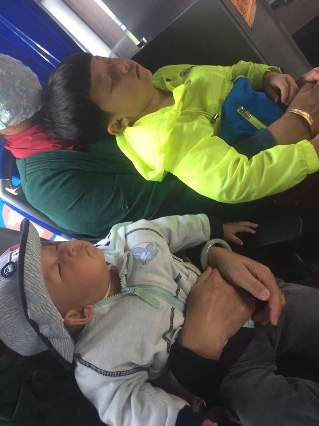 一家人甜蜜的三亚亲子游